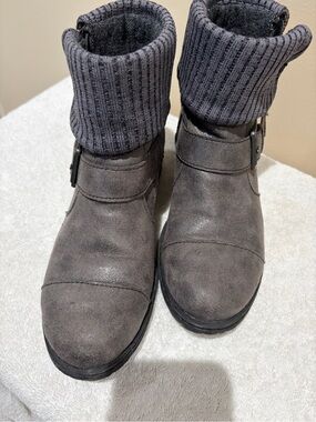 Women's Ankle Boot with Knit Cuff - Gray